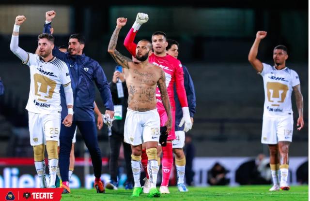 墨超第9战迎首胜 阿尔维斯老当益壮 每场跑11公里