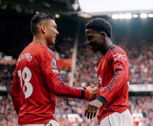 开云体育app下载-合同仅剩3个月 曼联愿续约34岁胖虎 球迷高喊“再踢1年”挽留